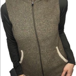Kuhl women’s vest alfpaca fleece small hooded
